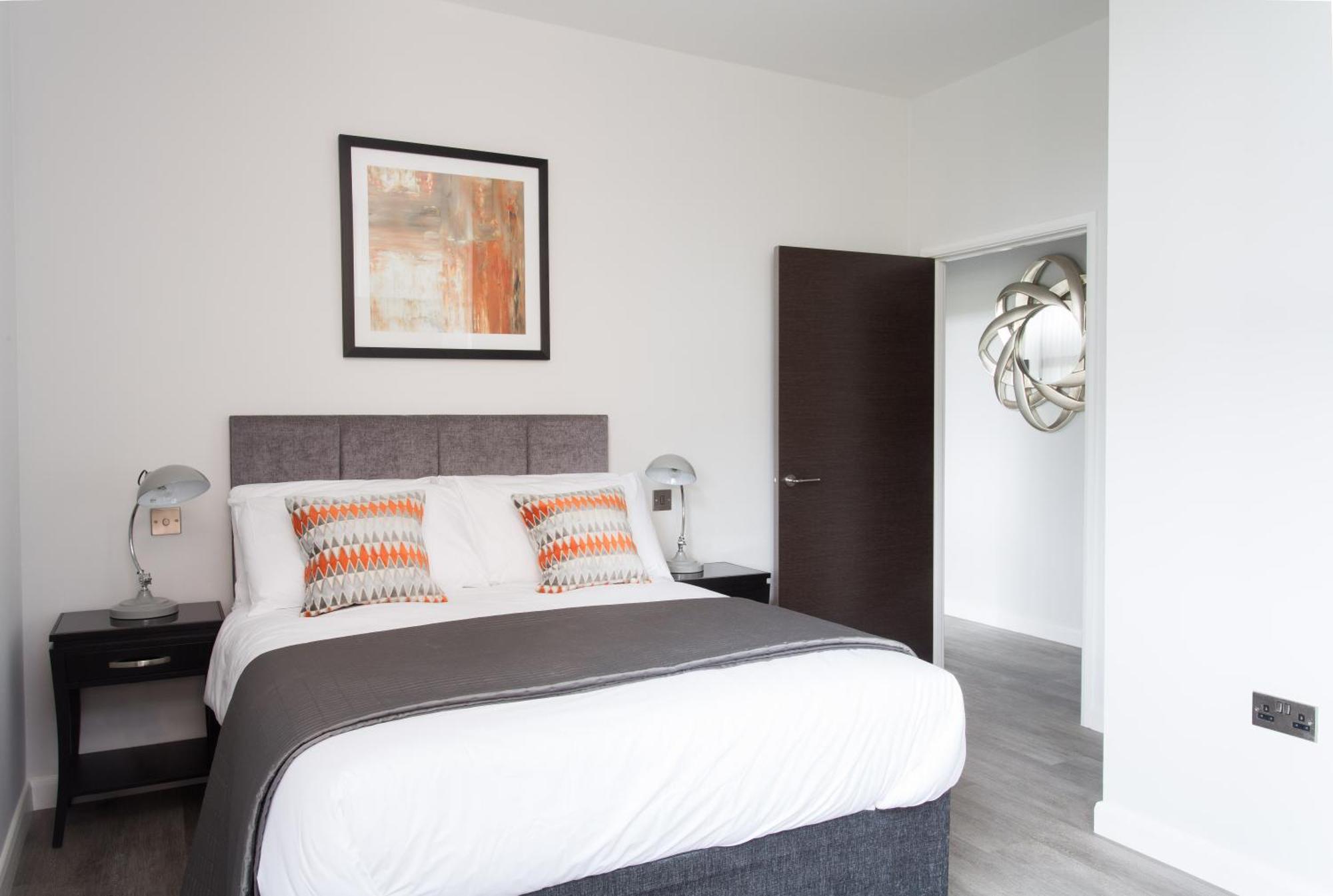 Cotels At 7Zero1 Serviced Apartments - Modern Apartments, Superfast Broadband, Free Parking, Centrally Located Milton Keynes Dış mekan fotoğraf
